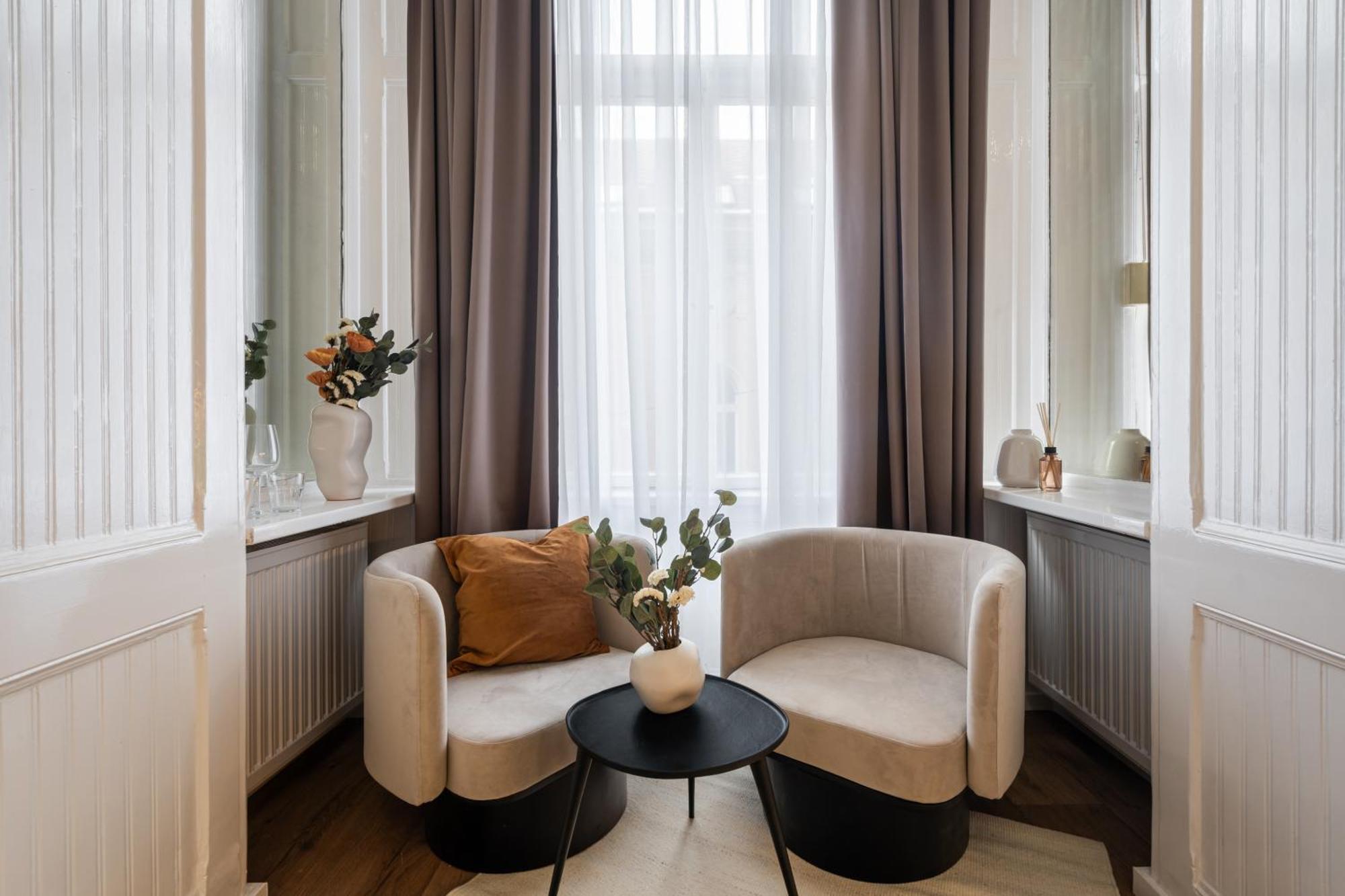 You Boutique Suites, Best Location By Bqa Budapest Extérieur photo